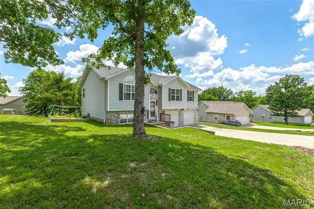 Front exterior — 18652 Lynn Lane Waynesville Missouri real estate
