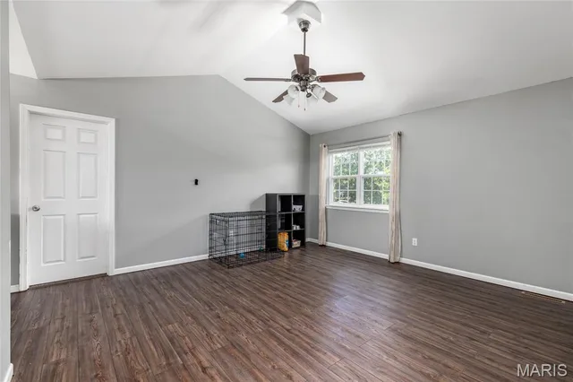 Primary bedroom — 18652 Lynn Lane Waynesville Missouri real estate