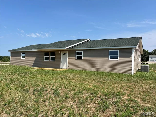 Front exterior — Lot 32 Stephanie Lane Laquey Missouri real estate