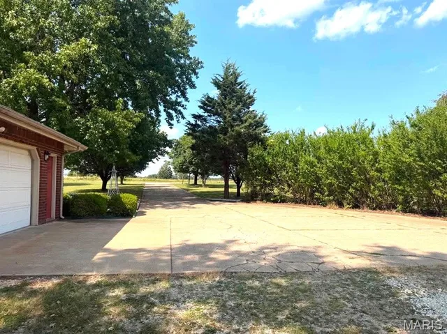 Kitchen — 17202 HIGHWAY 64 Lebanon Missouri real estate