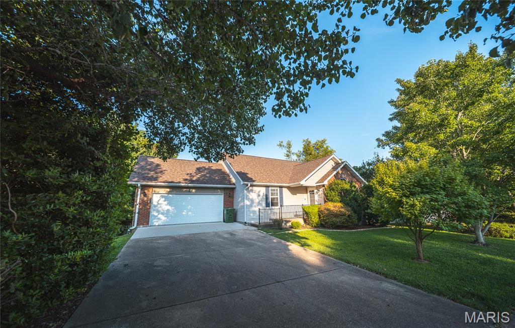 821 Cambridge Drive Rolla Missouri 4 bedroom 3 bathroom home for sale listed at $399,000