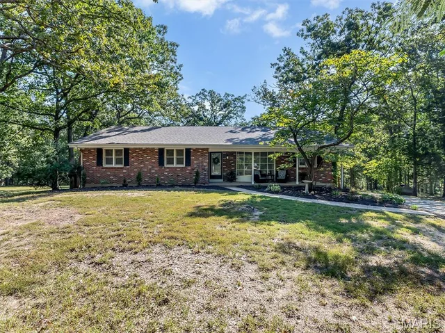 Front exterior — 11 Edith Drive Bourbon Missouri real estate