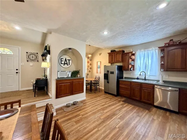 Kitchen — 17169 Maries Road 442 Vichy Missouri real estate