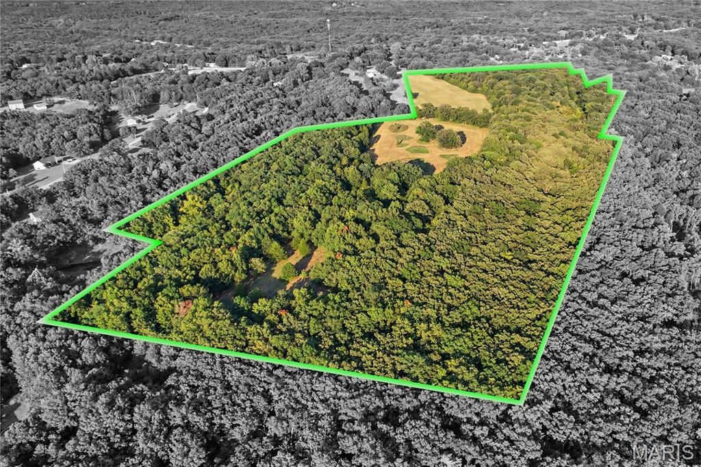 12621 Hyfield Road De Soto Missouri home for sale listed at $540,000