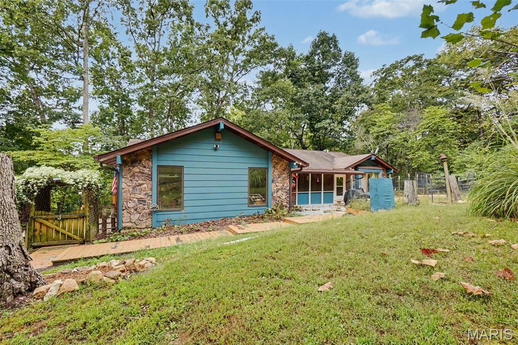 20983 Highlands Marthasville Missouri 3 bedroom 3 bathroom home for sale listed at $459,000