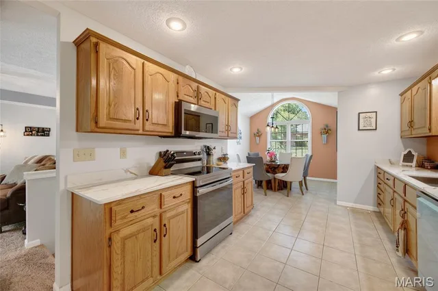 Primary bedroom — 800 Rosewood Drive Lebanon Missouri real estate