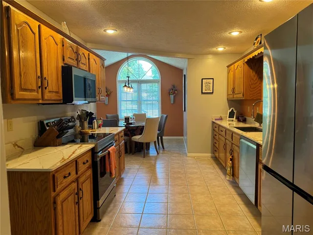 Kitchen — 800 Rosewood Drive Lebanon Missouri real estate