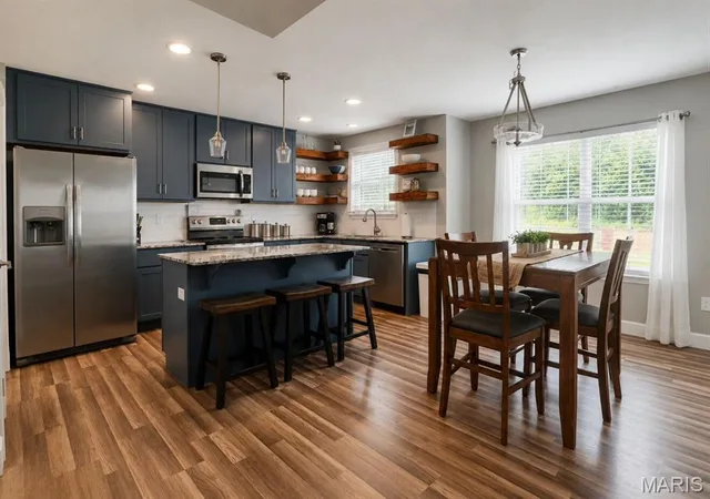 Kitchen — 930 Brookside Drive Rolla Missouri real estate
