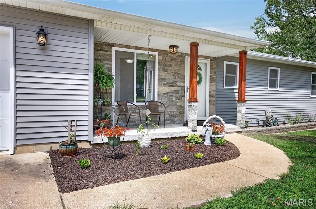 20125 Kenyon Lane Lebanon Missouri 3 bedroom 2 bathroom home for sale listed at $260,000