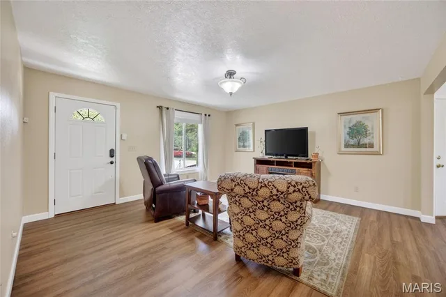 Kitchen — 20125 Kenyon Lane Lebanon Missouri real estate