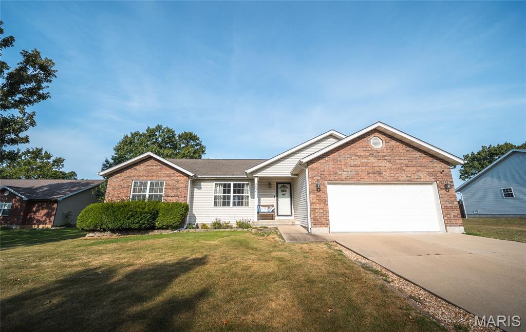 20941 Lacombe Road Waynesville Missouri 3 bedroom 2 bathroom home for sale listed at $259,900