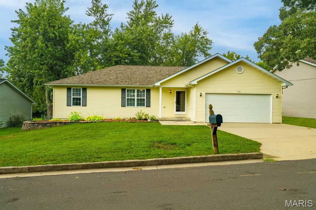 573 Maplewood Drive Rolla Missouri 3 bedroom 2 bathroom home for sale listed at $269,900