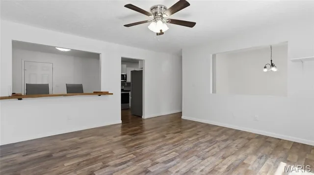 Primary bedroom — 24370 Trolley Lane St Robert Missouri real estate