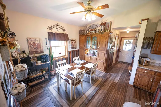 Primary bedroom — 331 County Road 433 Jackson Missouri real estate
