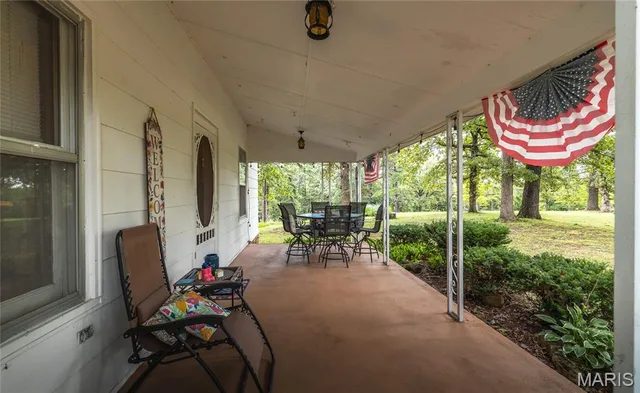 Primary bedroom — 488 Becker Road Steelville Missouri real estate