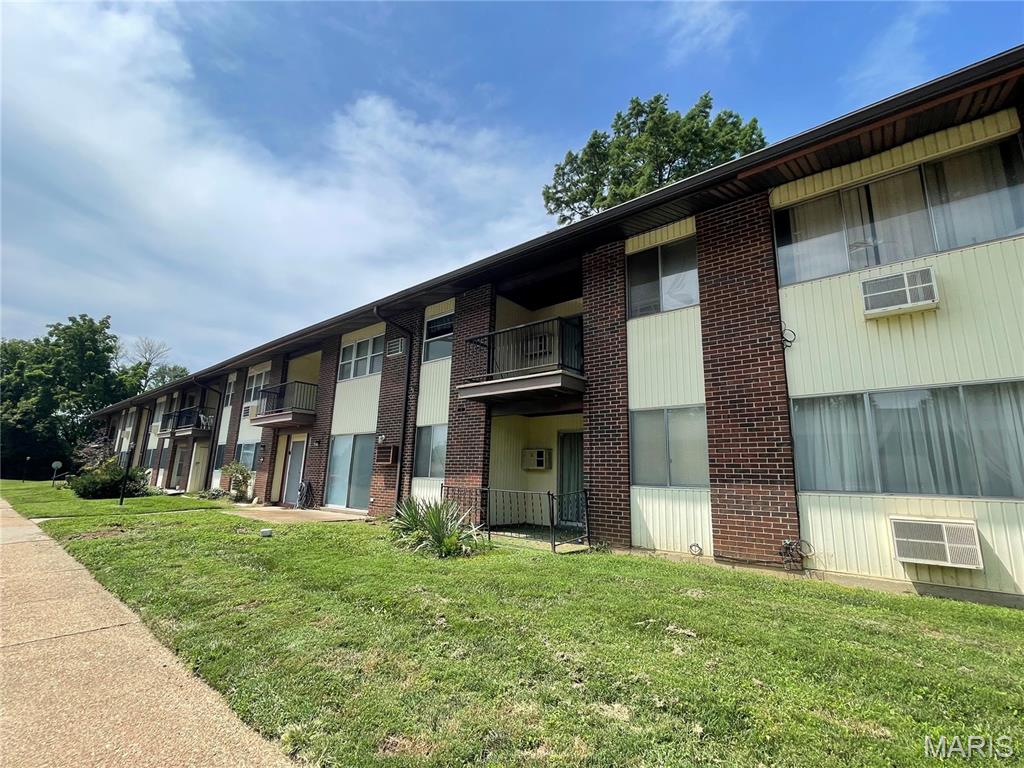 7559 Hazelcrest Drive, Hazelwood MO