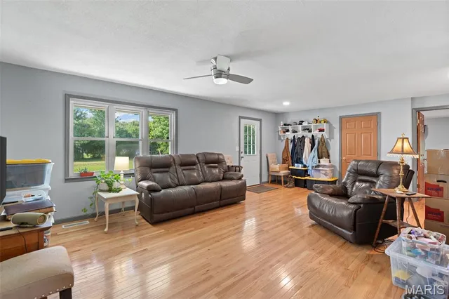 Primary bedroom — 5 Nailbender Lane Sullivan Missouri real estate