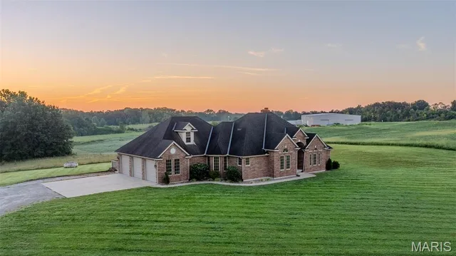 Front exterior — 9791 Leathers Rd Richmond Missouri real estate