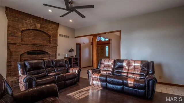 Primary bedroom — 9791 Leathers Rd Richmond Missouri real estate