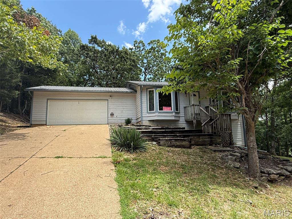 200 Wagonwheel Drive Camdenton Missouri 6 bedroom 3 bathroom home for sale listed at $325,000