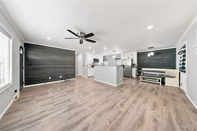 Living room — 18 King Drive Rolla Missouri real estate
