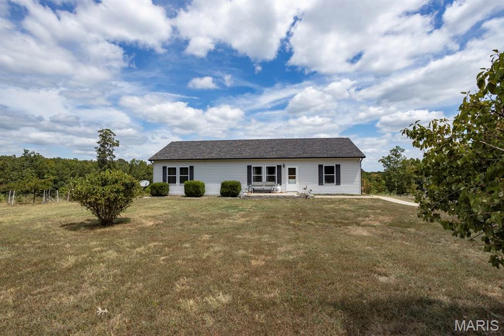 25200 Raleigh Road Waynesville Missouri 3 bedroom 3 bathroom home for sale listed at $485,000