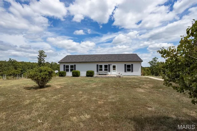 25200 Raleigh Road, Waynesville MO