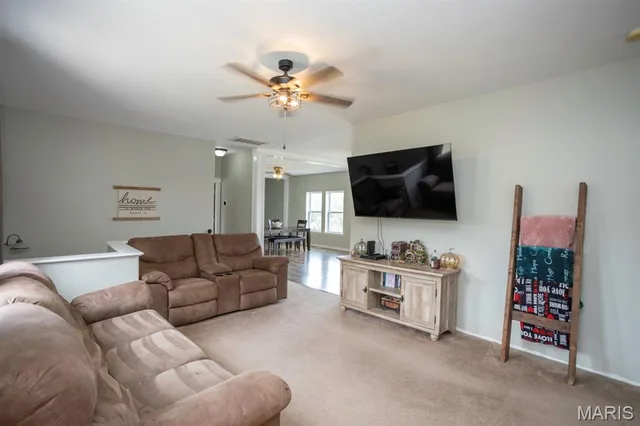 Primary bedroom — 25200 Raleigh Road Waynesville Missouri real estate