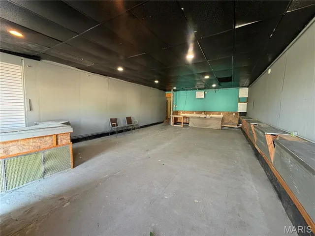 Living room — 206 W Second Street Lebanon Missouri real estate