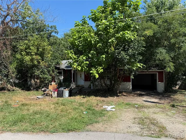 706 McClain Street, Richland MO