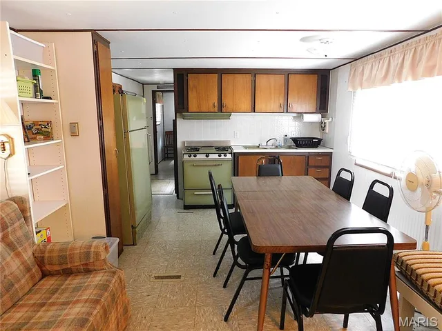Primary bedroom — 23.88 acres Greenstreet Road Beaufort Missouri real estate