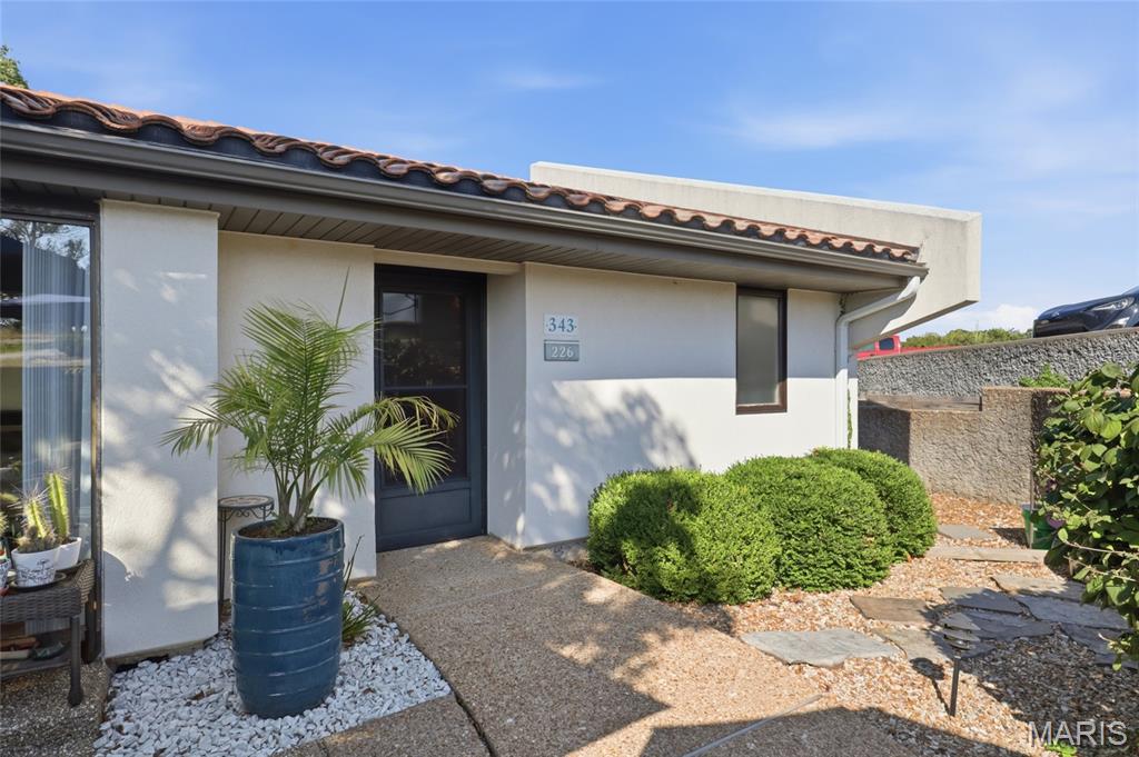 343 Racquet Club Drive Lake Ozark Missouri 3 bedroom 2 bathroom home for sale listed at $249,900