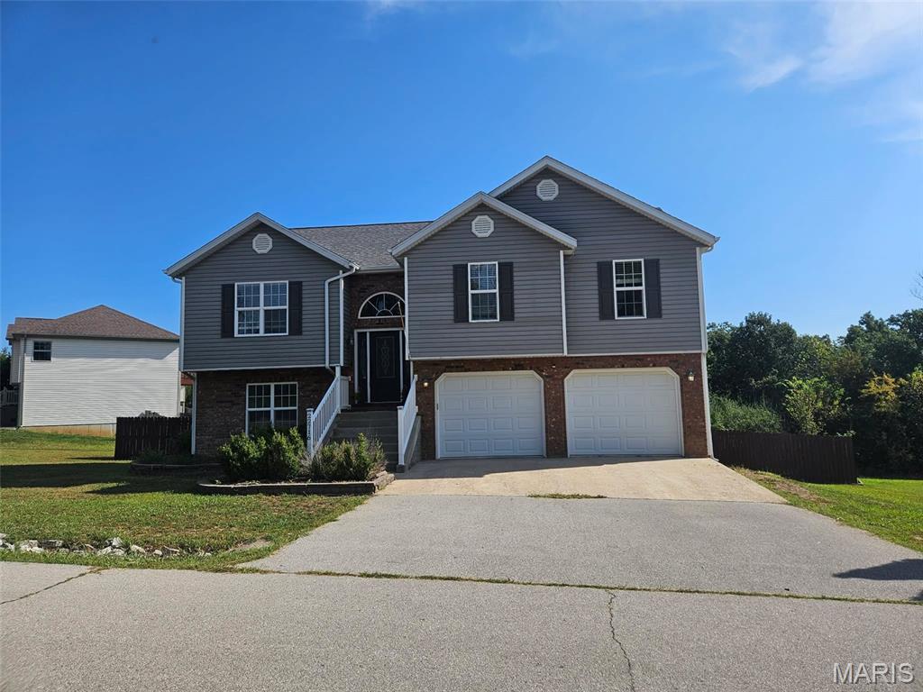 22716 Return Lane Waynesville Missouri 4 bedroom 3 bathroom home for sale listed at $280,000