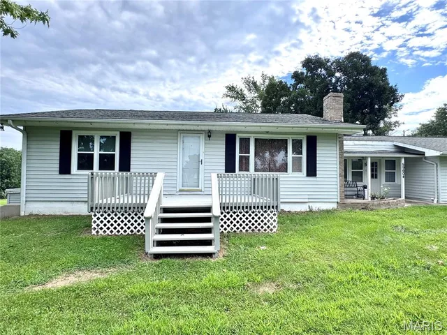 Front exterior — 59604 Starview Estates New London Missouri real estate