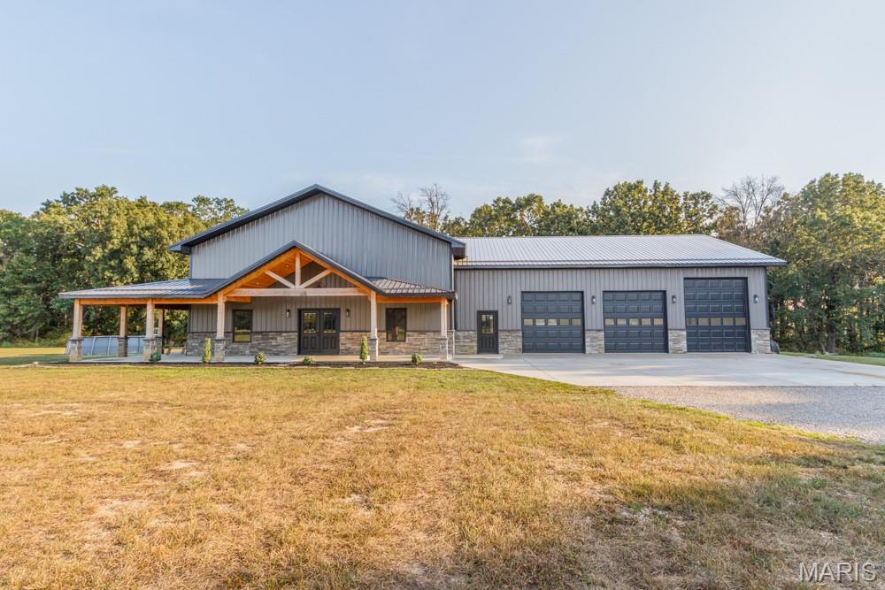 27230 Pelican Drive Lebanon Missouri home for sale listed at $1,299,000