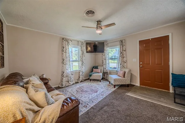 Kitchen — 545 W Pierce Street Lebanon Missouri real estate