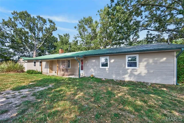 Kitchen — 22250 S Hwy 7 Richland Missouri real estate