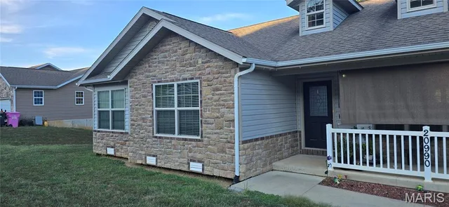 20990 Hideaway Lane, St Robert MO