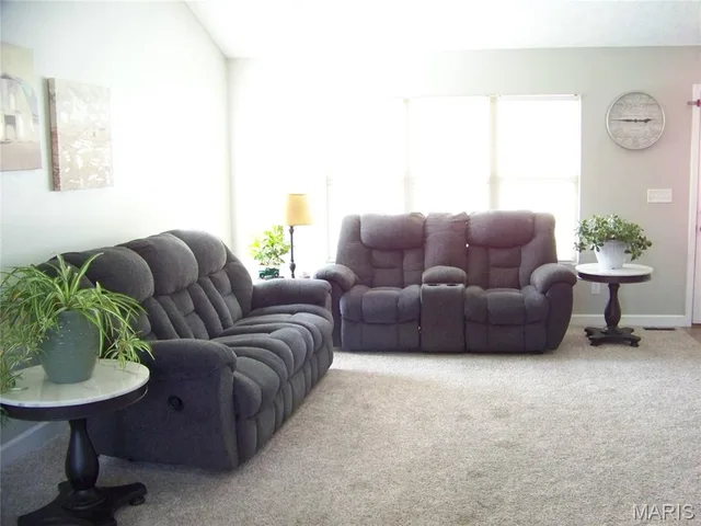 Living room — 20990 Hideaway Lane St Robert Missouri real estate