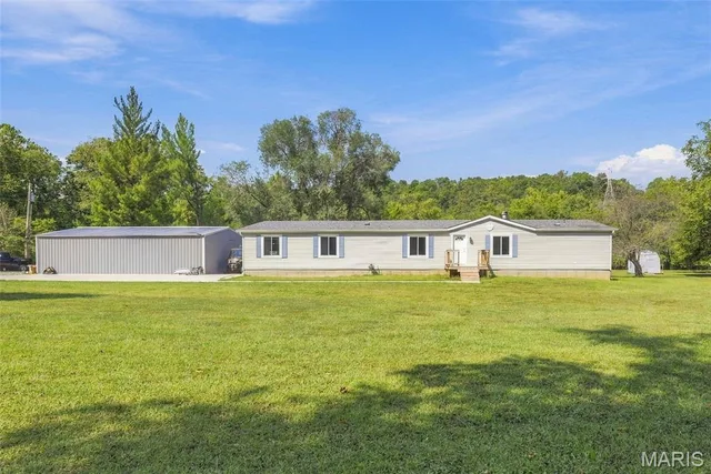 14216 Charter Church Road, De Soto MO