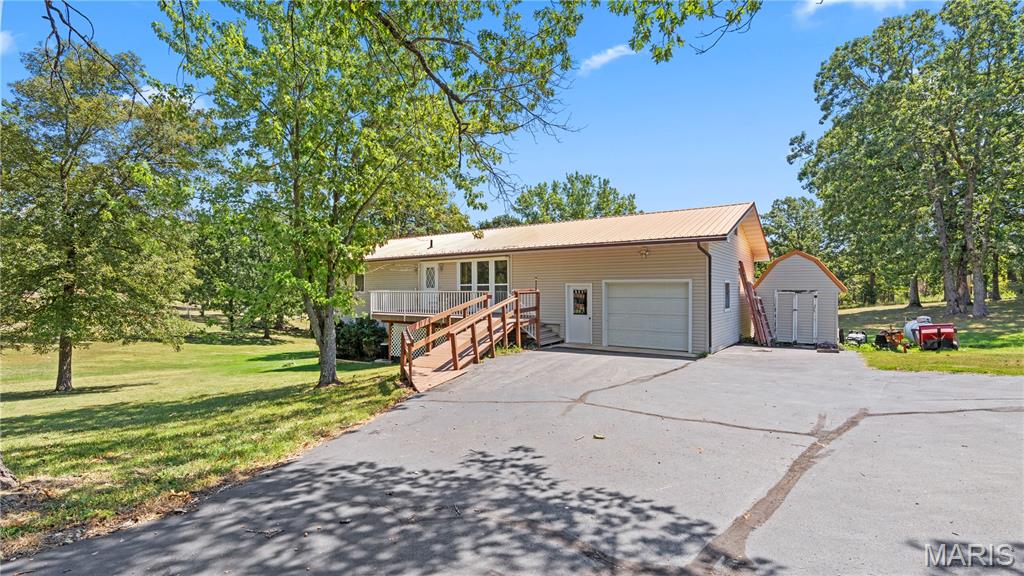 2893 State Road V Linn Creek Missouri 5 bedroom 2 bathroom home for sale listed at $279,900