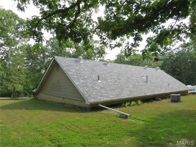 Primary bedroom — 3661 Pump Station Road Rosebud Missouri real estate