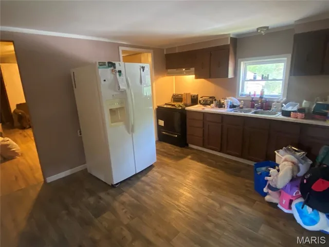 Primary bedroom — 354 Red Fox Drive Bourbon Missouri real estate