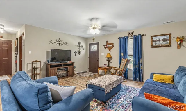 Primary bedroom — 1102 Hwy Z Belleview Missouri real estate