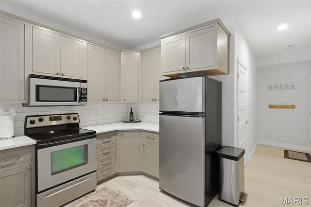 Kitchen — 166 Oak Harbor Drive Camdenton Missouri real estate