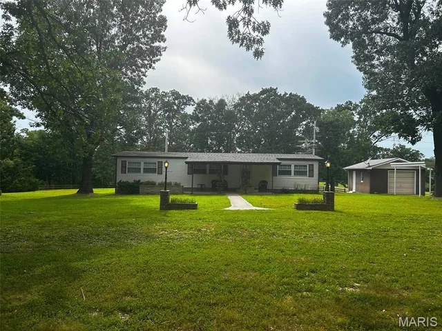 Primary bedroom — 13755 State Route C Newburg Missouri real estate