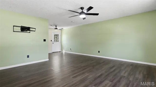 Primary bedroom — 14990 Turkey St Robert Missouri real estate