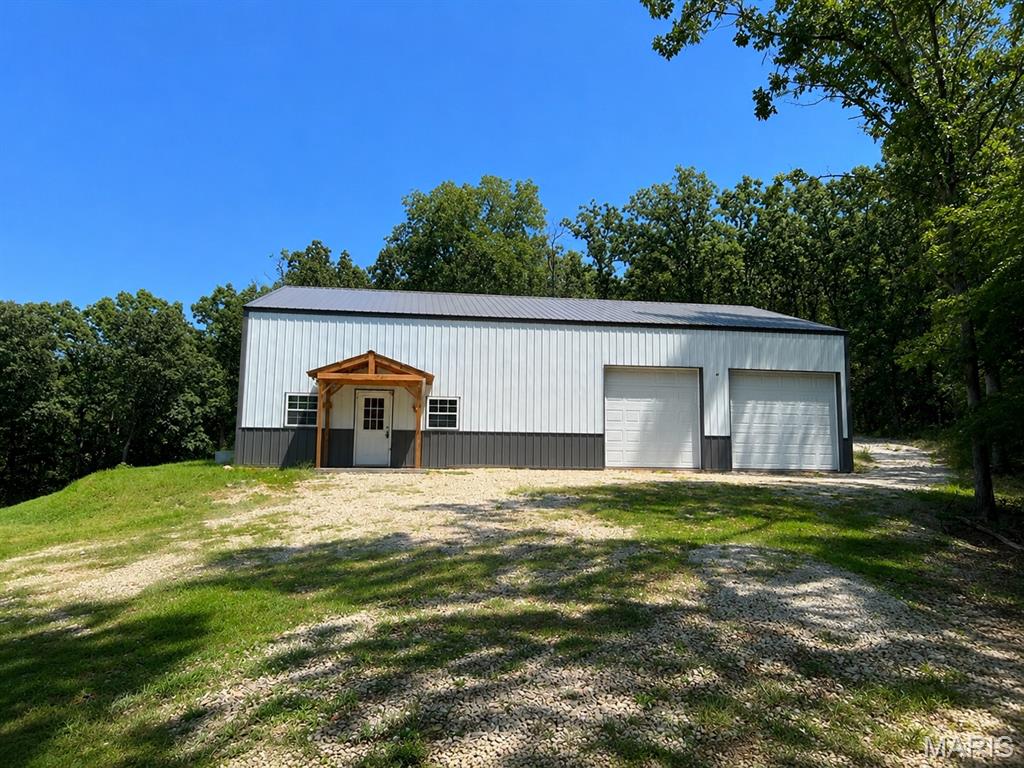 129 Shamrock Lane Bourbon Missouri 3 bedroom 1 bathroom home for sale listed at $299,999