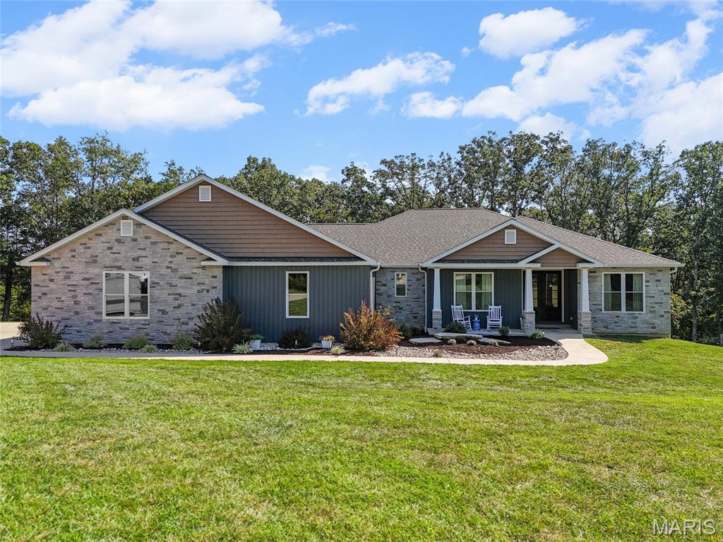 1402 Circle Hill Drive, Hillsboro MO