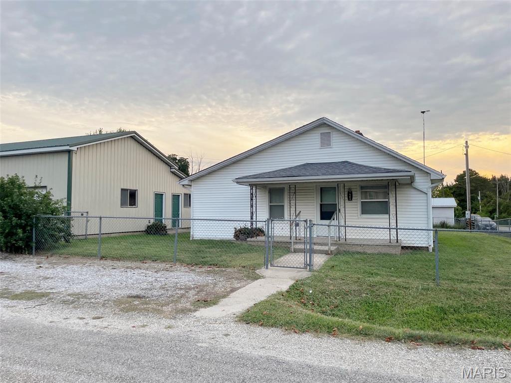 721 Locust Street Edgar Springs Missouri 2 bedroom 1 bathroom home for sale listed at $145,000